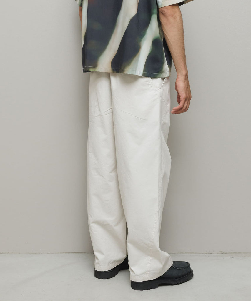 ANGLED SEAM CHINO PANT