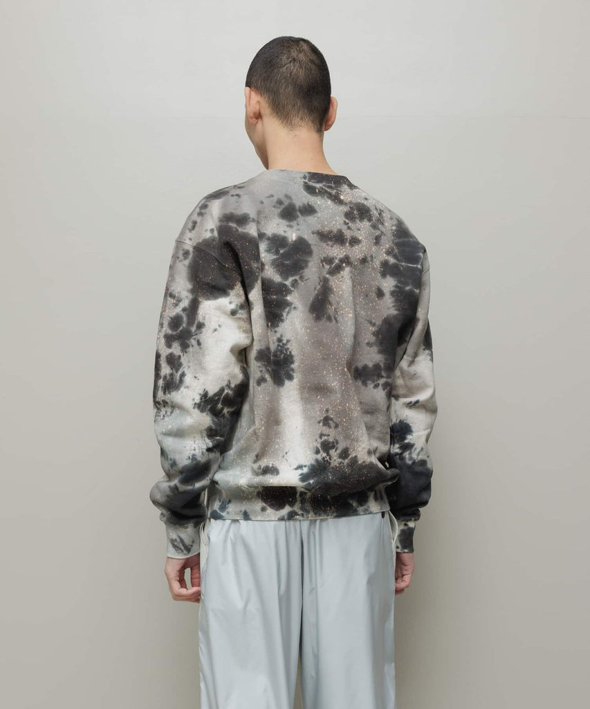 LOGO TIE DYE CREW SWEAT by YUKIDYE