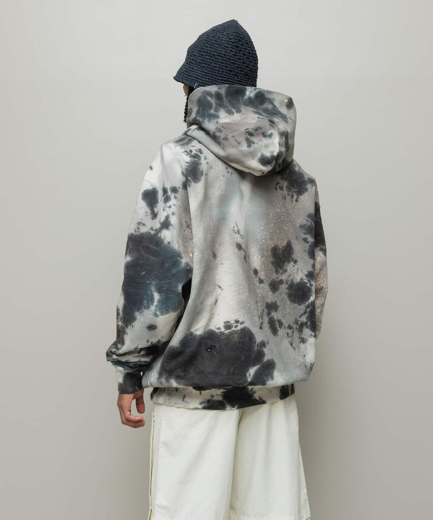 LOGO TIE DYE HOODIE SWEAT by YUKIDYE