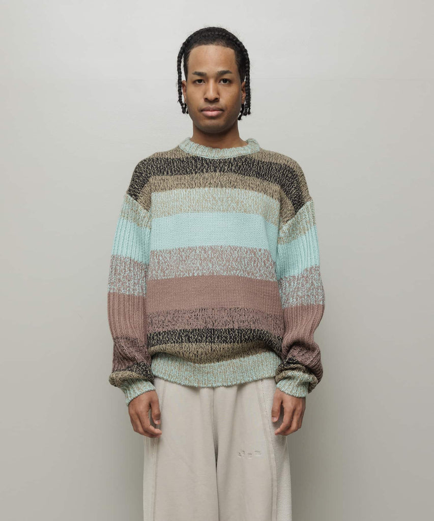 GRADATION STRIPE CREWNECK SWEATER