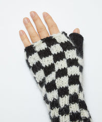 CHECKERED HAND KNIT GLOVE